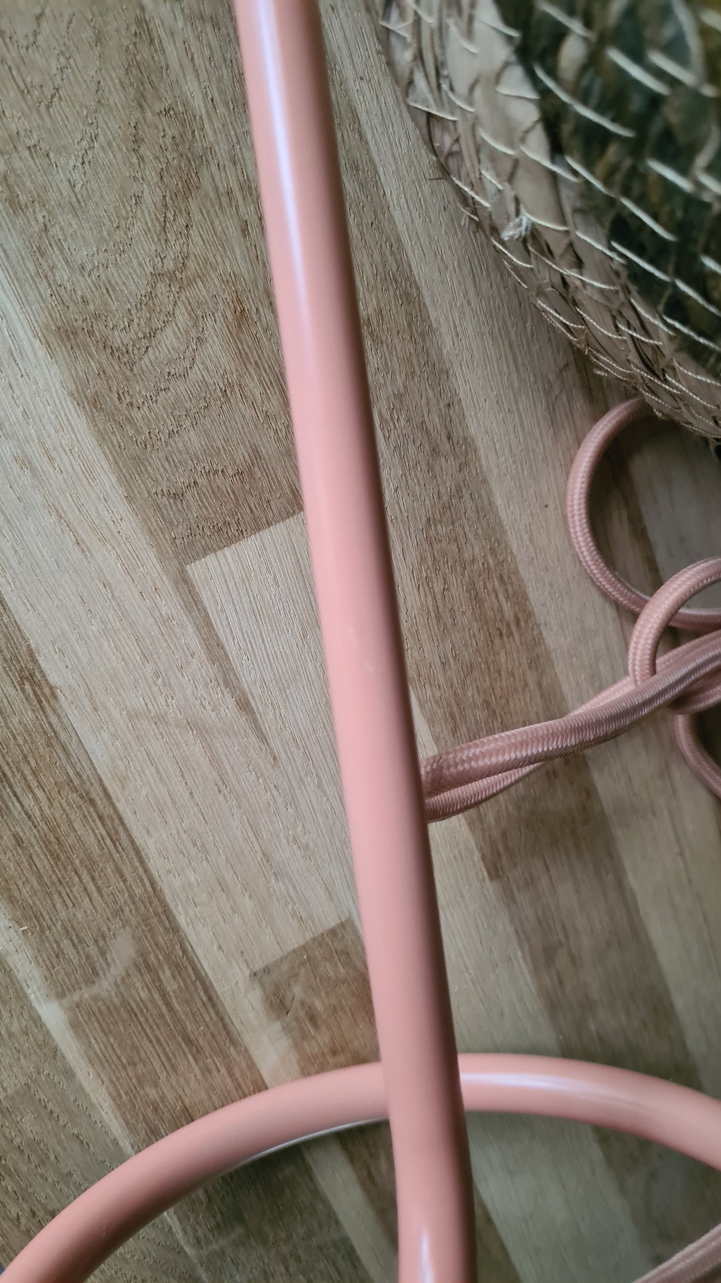 Broste Copenhagen - Tafellamp Cilu Flamingo roze showroommodel