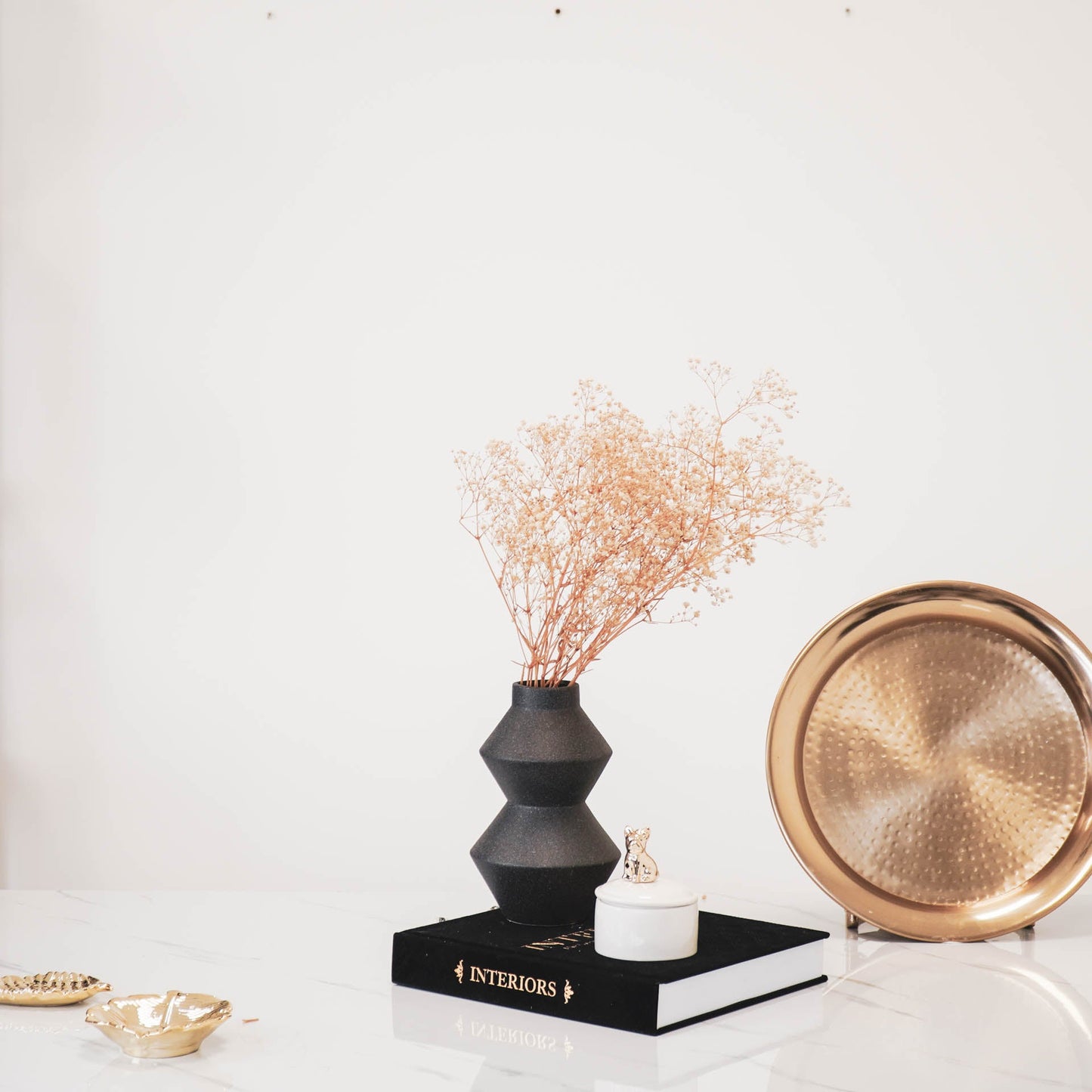 Housevitamin - Organic vase Black - 13x13x22cm