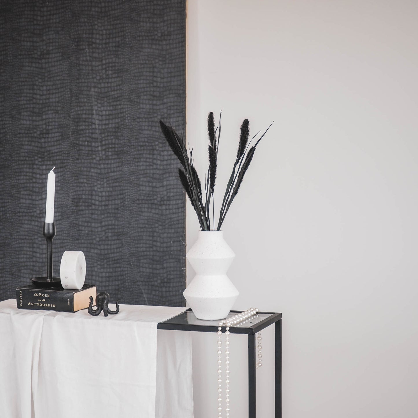 Housevitamin - Organic vase White - 13x13x22cm