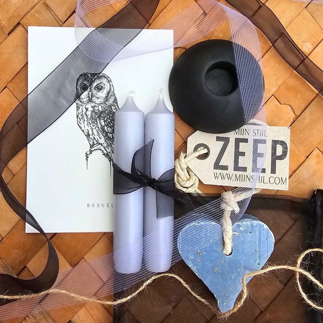 Cadeauset Bosuil met Leeff kandelaar, Rustik Lys kaarsen, zeephartje en bosuilkaart