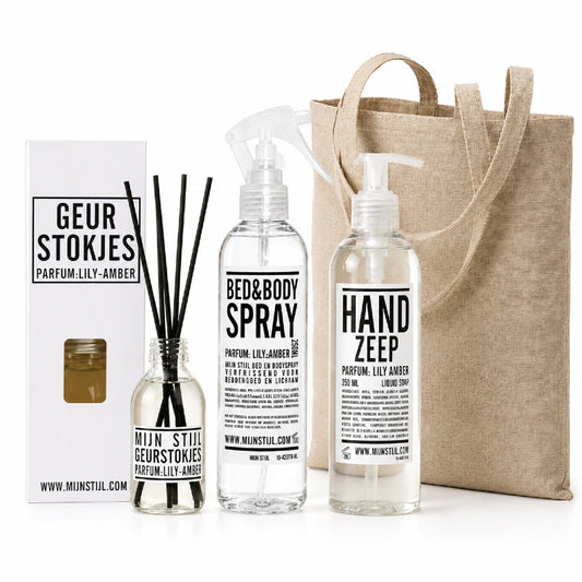 Mijn Stijl cadeaupakket Lily Amber met handzeep, Bed & Body Spray, geurstokjes en katoenen tas