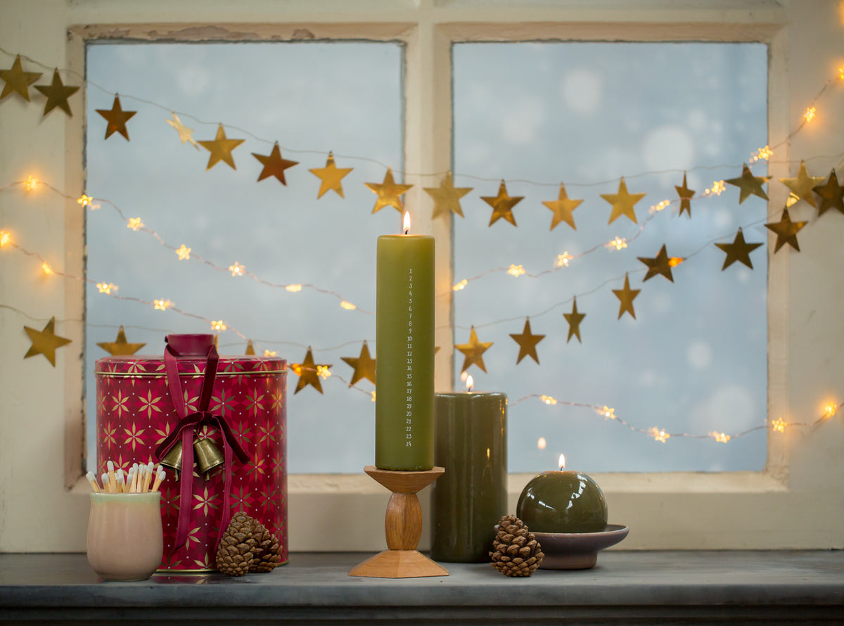 Rustik Lys adventkaars Olive met cijfers 1 t/m 24 in kerstsfeer