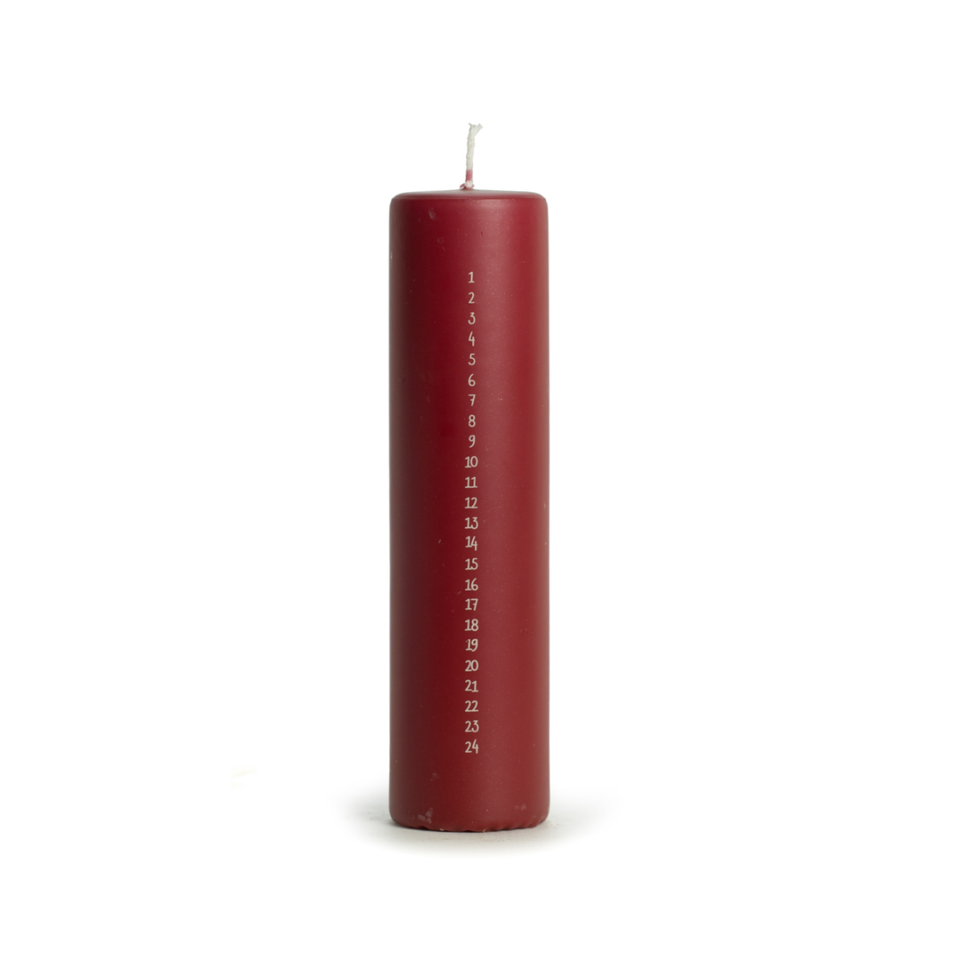 Rustik Lys adventkaars pilaar Raspberry met cijfers 1 t/m 24 Ø 5 × 20 cm